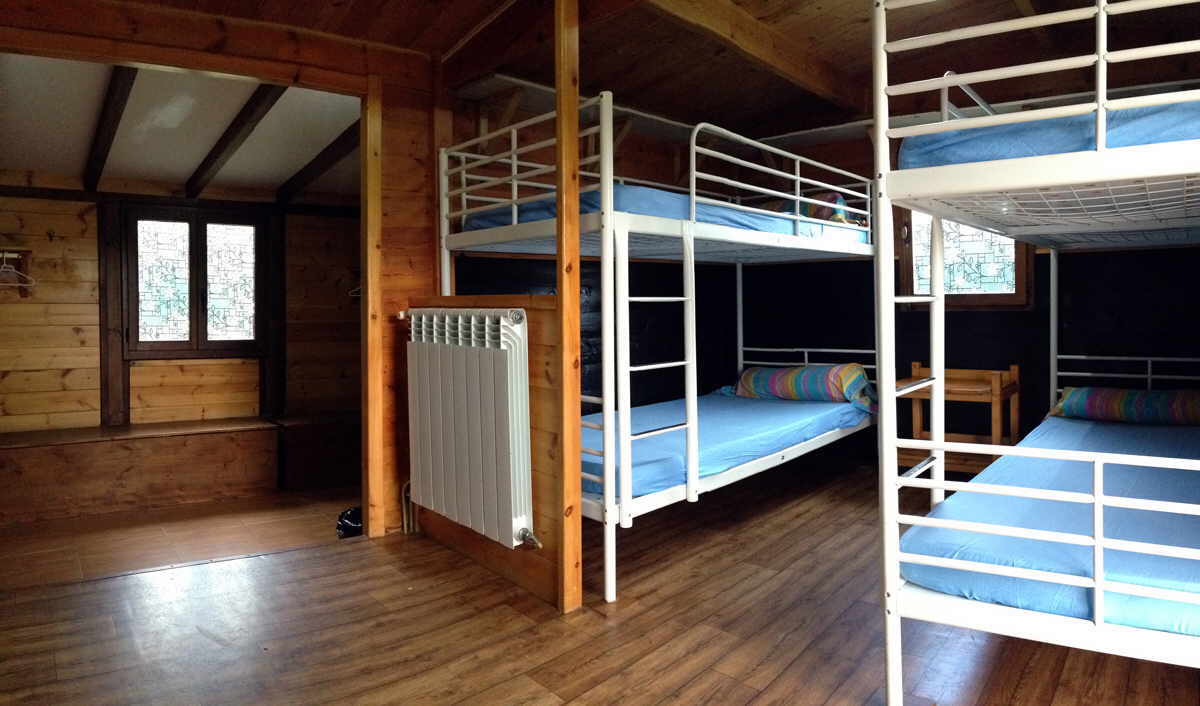Dormitorios y habitaciones del Albergue Paradiso en Cantabria