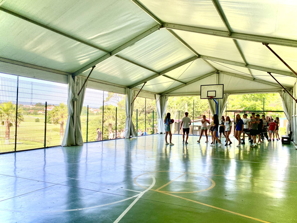 albergue paradiso interior de la carpa