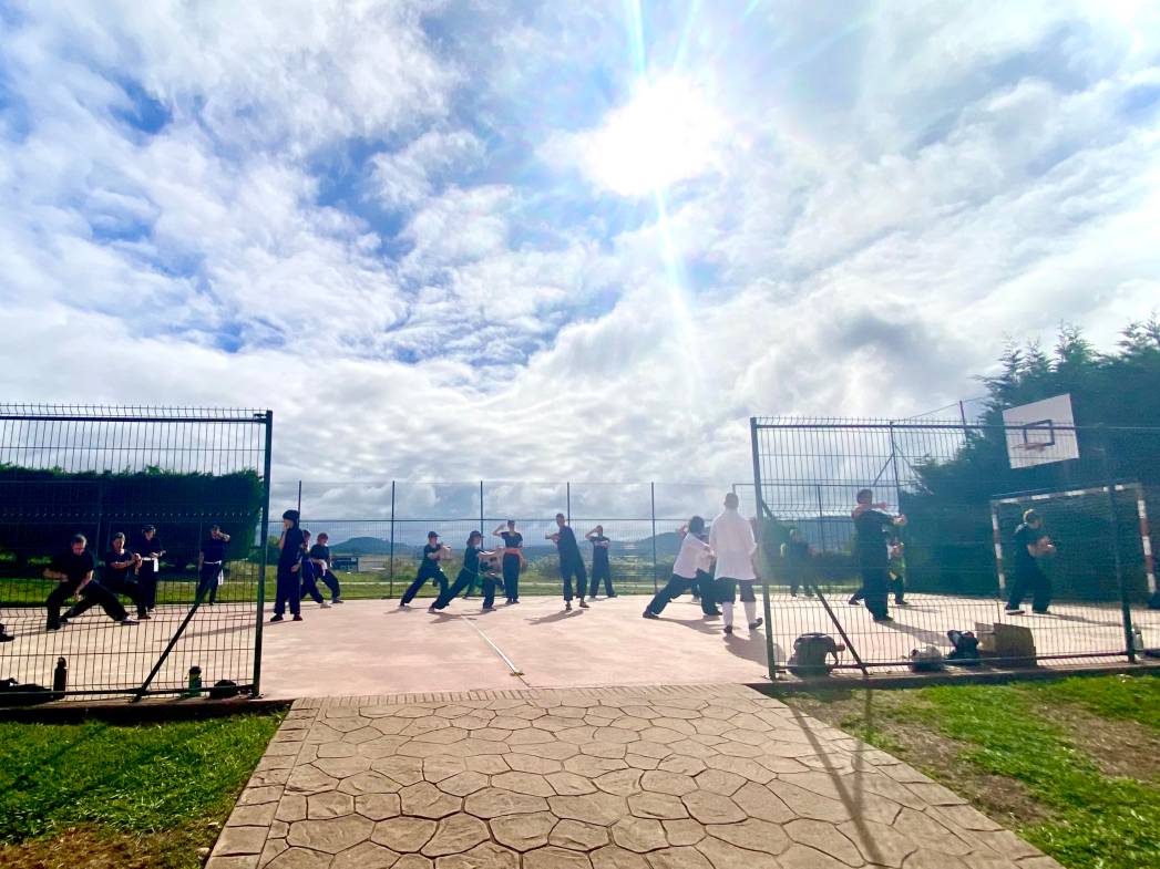pistas deportivas en albergue cantabria